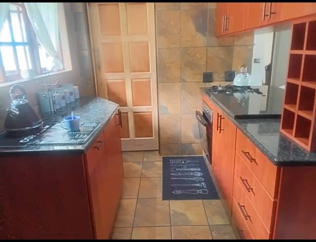 2 BEDROOM HOUSE FOR SALE IN HENLEY ON KLIP